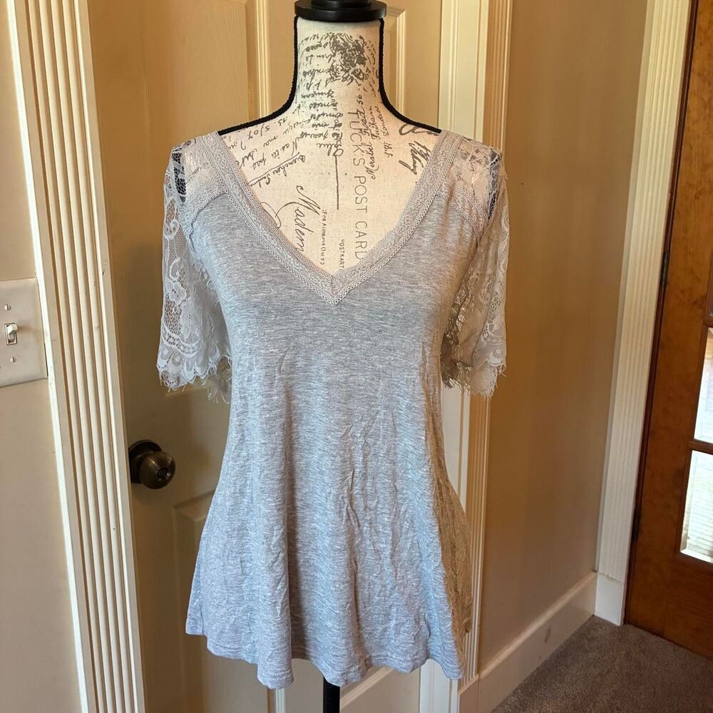 Unbranded Women's Grey T-shirt